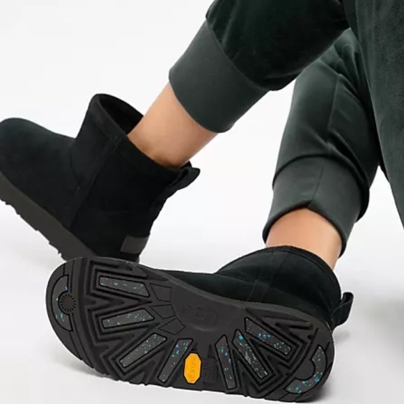 Women's UGG CLASSIC MINI WATERPROOF BLACK BOOTS #7.5